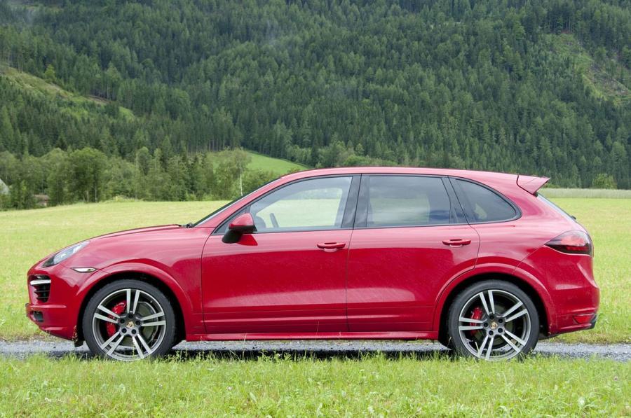  Porsche Cayenne GTS 2013 года  (фото 18 из 19)